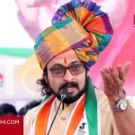 अमोल कोल्हे यांनी आपली राजकीय भूमिका स्पष्ट करताना म्हटलं आहे की